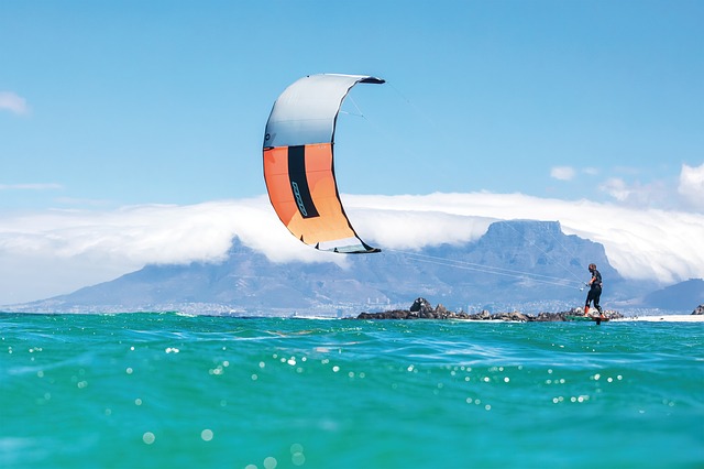 Kite surfing och bästa årstiden att åka till Sydafrika